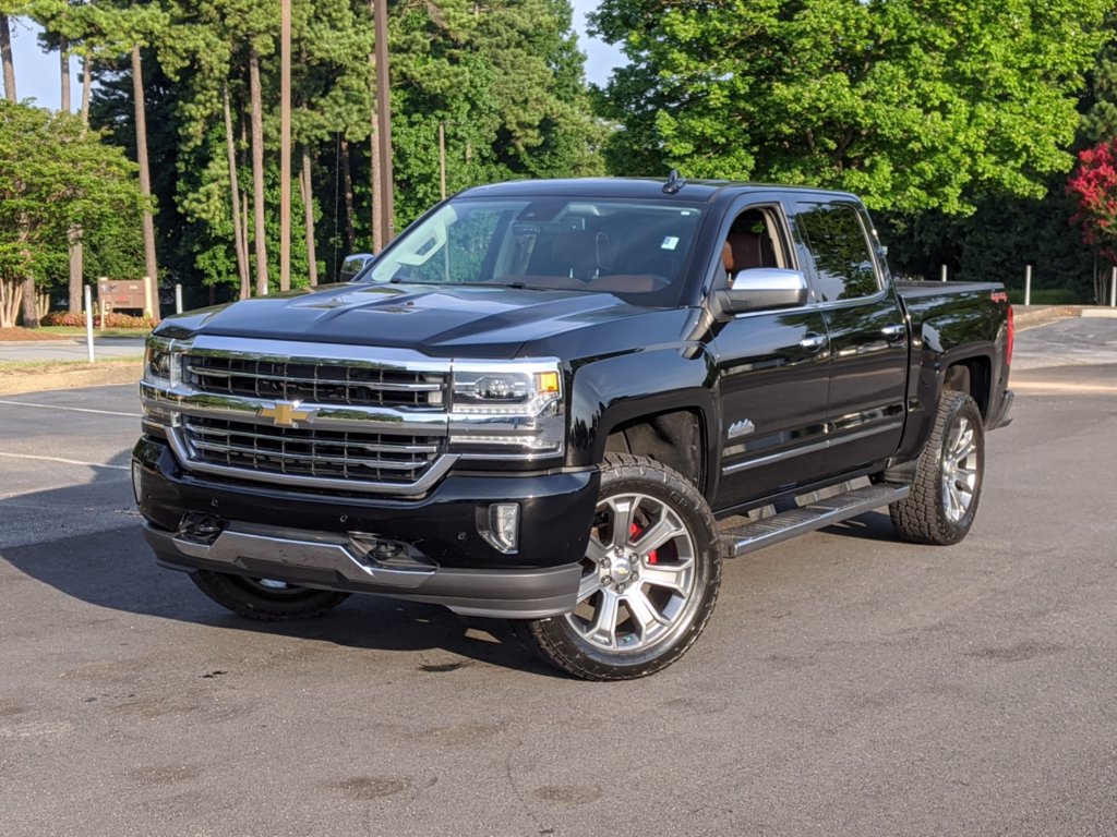 Pre-Owned 2017 Chevrolet Silverado 1500 High Country 4×4 Crew Cab Pickup